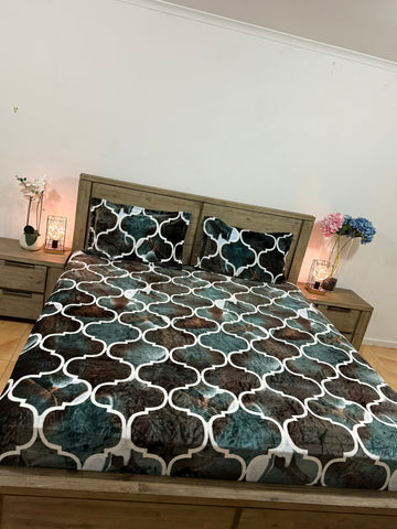 Flat King warm(net underneath bedsheet)
