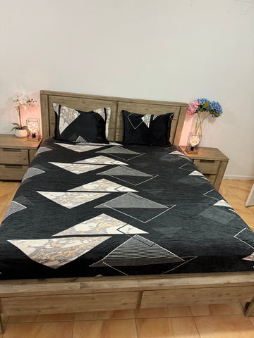 Warm Lightweight XL Queen Flat(Pillow covers with zip)