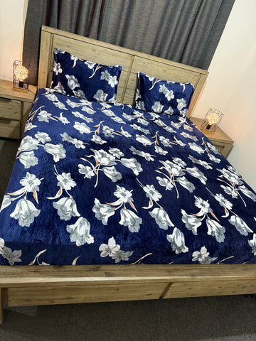 Fitted Queen warm bedsheet with 2 Pillow covers